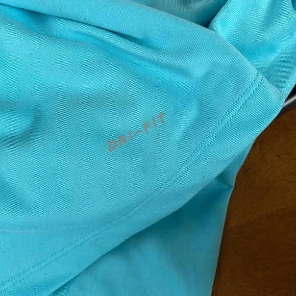 Nike Drifit top - Picture 5 of 5